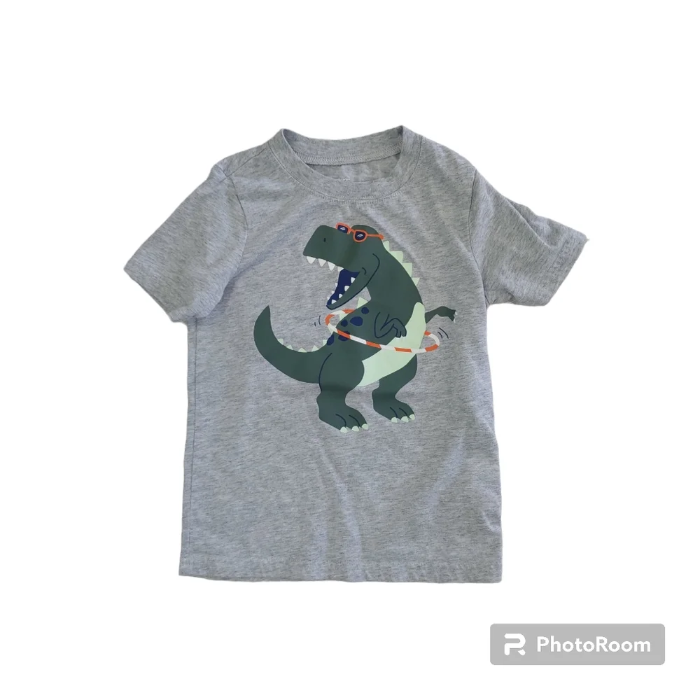Boys Carter's shirt size 5T